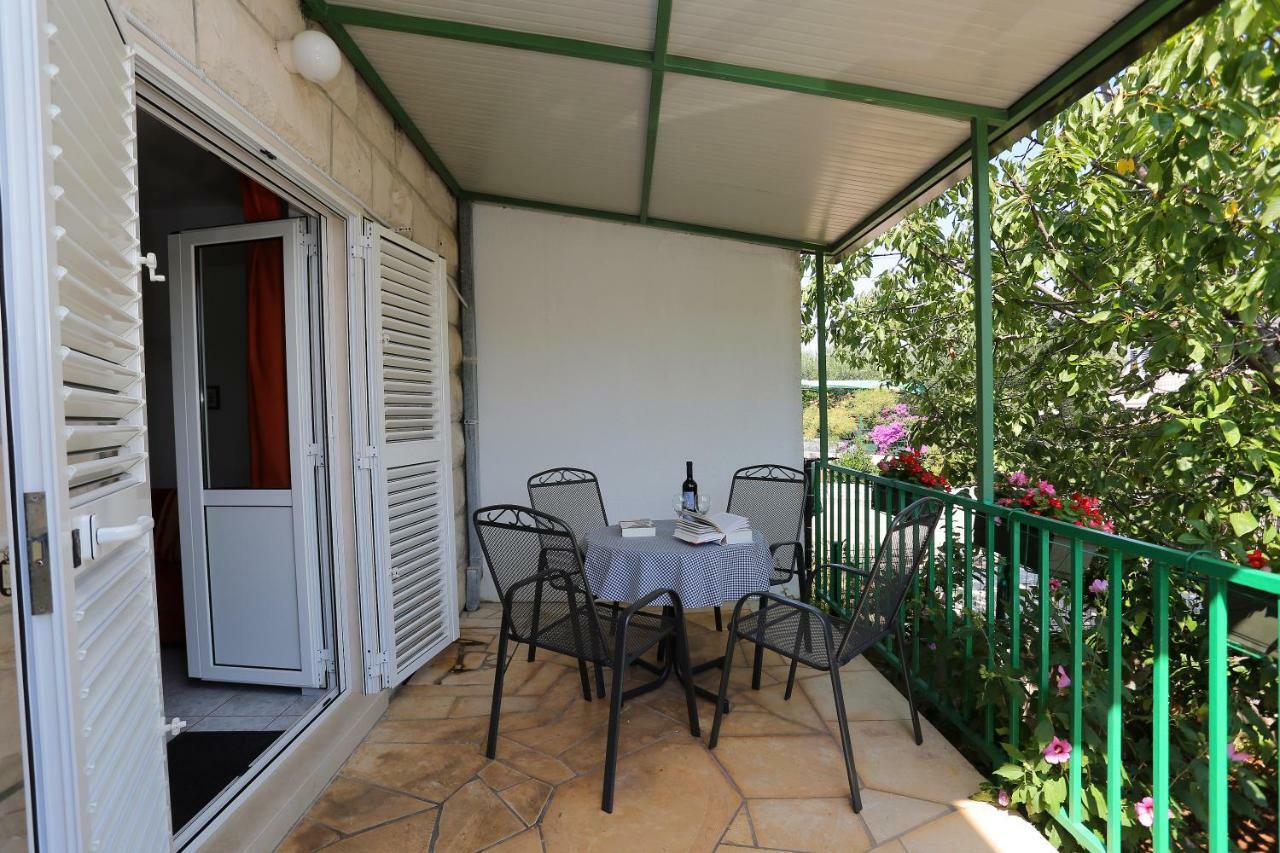 Apartments Off Supetar Bagian luar foto