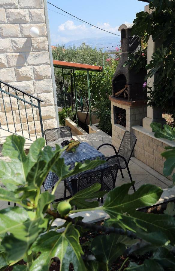 Apartments Off Supetar Bagian luar foto