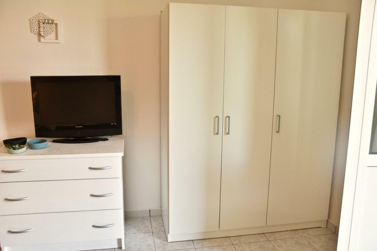 Apartments Off Supetar Bagian luar foto
